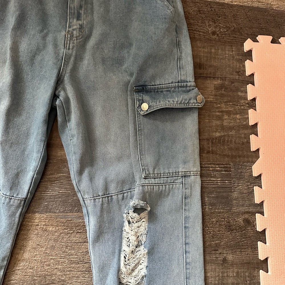 High Waisted Cargo Jeans - Picture 4 of 12